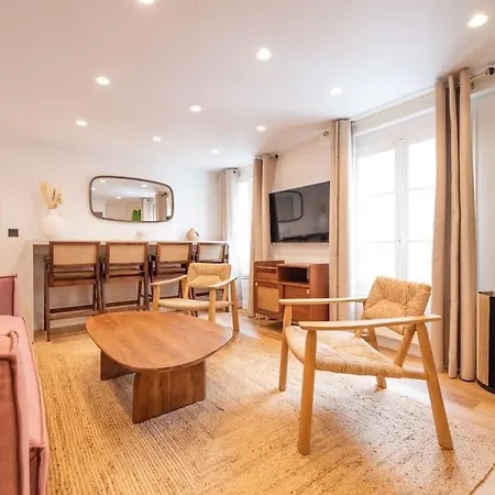 Apartment Charming Paris